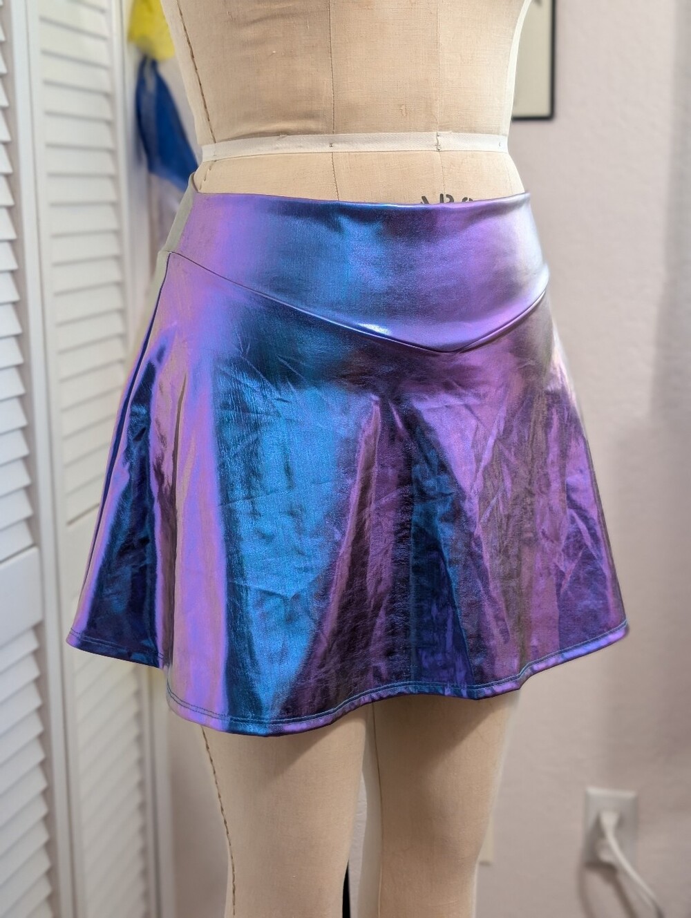 Club Exx Holographic Mini Skater Skirt Size XL NWT